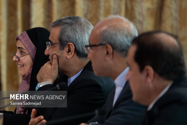 نشست تقدیر از فعالان مراسم اربعین