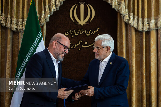 نشست تقدیر از فعالان مراسم اربعین