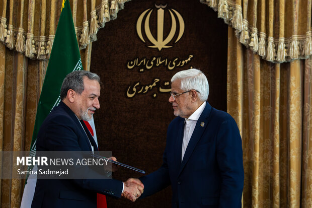 نشست تقدیر از فعالان مراسم اربعین