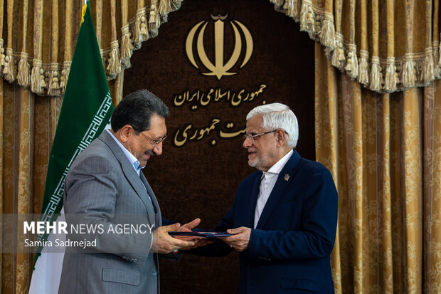 نشست تقدیر از فعالان مراسم اربعین