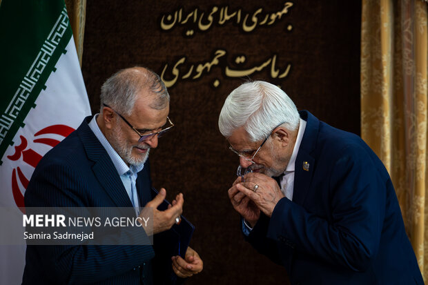 نشست تقدیر از فعالان مراسم اربعین