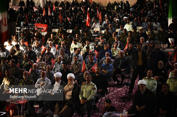 مراسم چهلم تدفین رهبر شهید انقلاب در اراک