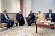 رئیس بنیاد شهید و امور ایثارگران با سه خانواده شهید در قم دیدار کرد