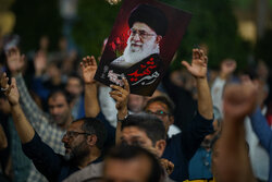 آیت‌الله خامنه‌ای نماد وحدت، بیداری و شجاعت در برابر دشمن بود