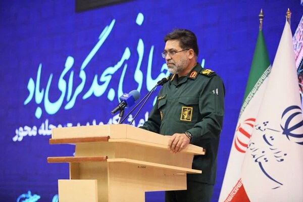 مساجد باید در حل مسائل محلات نقش‌آفرین باشند