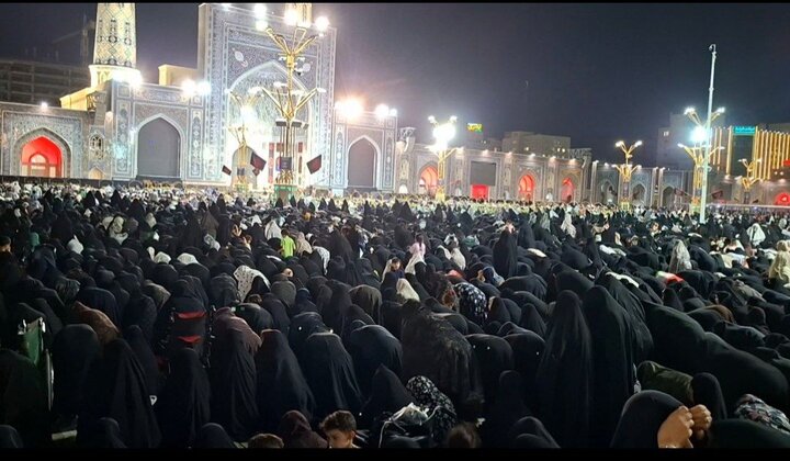 چلەی ڕێبەری شەهیدی ئێران لە بارەگای ئیمام ڕەزا