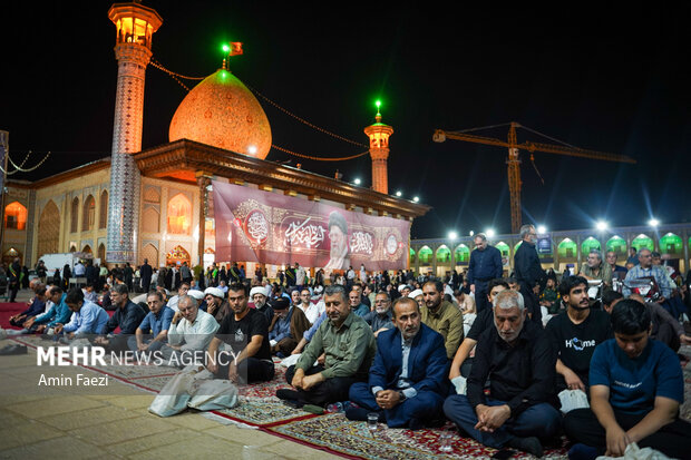 مراسم اربعین تدفین رهبر شهید انقلاب در حرم شاهچراغ(ع)