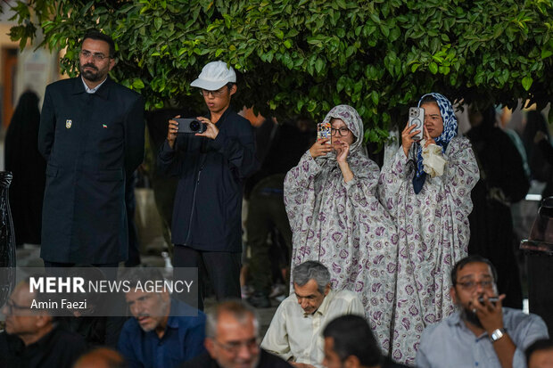 مراسم اربعین تدفین رهبر شهید انقلاب در حرم شاهچراغ(ع)