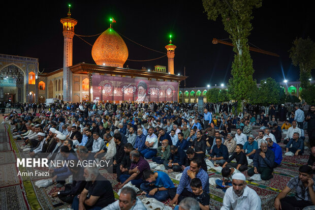 مراسم اربعین تدفین رهبر شهید انقلاب در حرم شاهچراغ(ع)