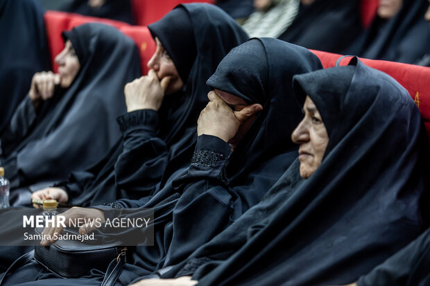 خون دلی که لعل شد