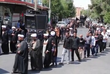 عزاداری خیابانی مردم بناب در سوگ شهادت امام حسن عسکری (ع)