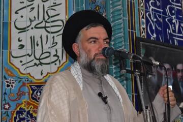 امام جمعه گیلانغرب:عقب‌نشینی مقابل آمریکا عزت ایران را خدشه‌دار می‌کند