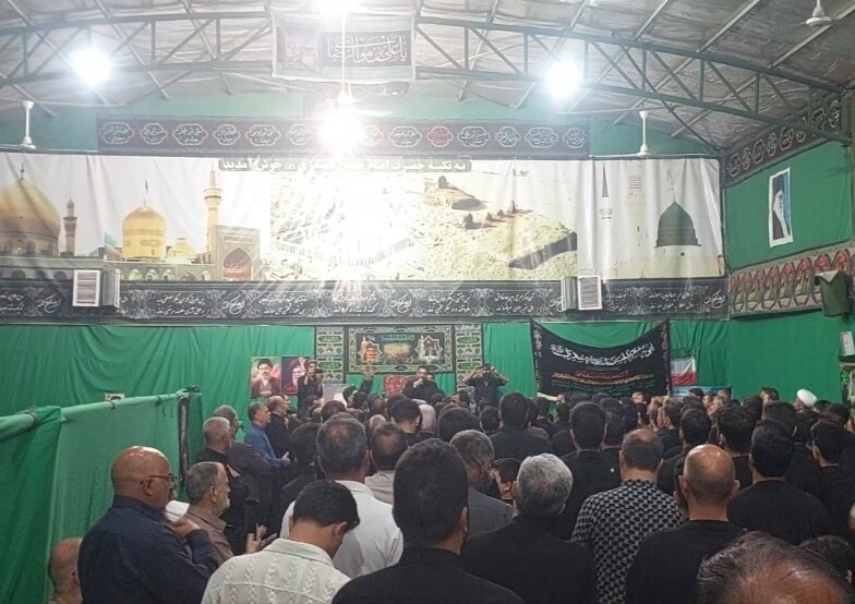 عزاداری و سینه‌زنی شب شهادت امام حسن عسکری (ع) در شهر شاهدیه یزد