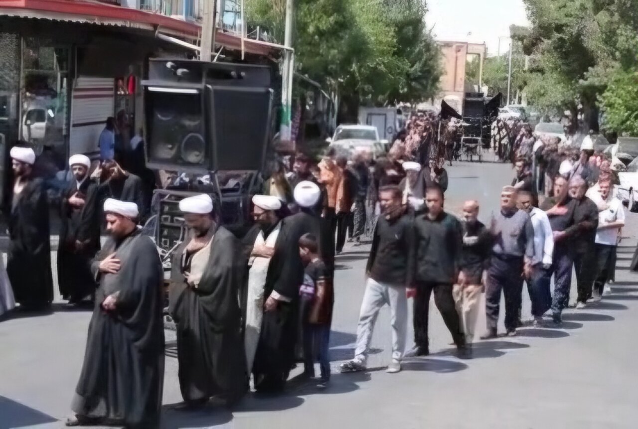 عزاداری خیابانی مردم بناب در سوگ شهادت امام حسن عسکری (ع)