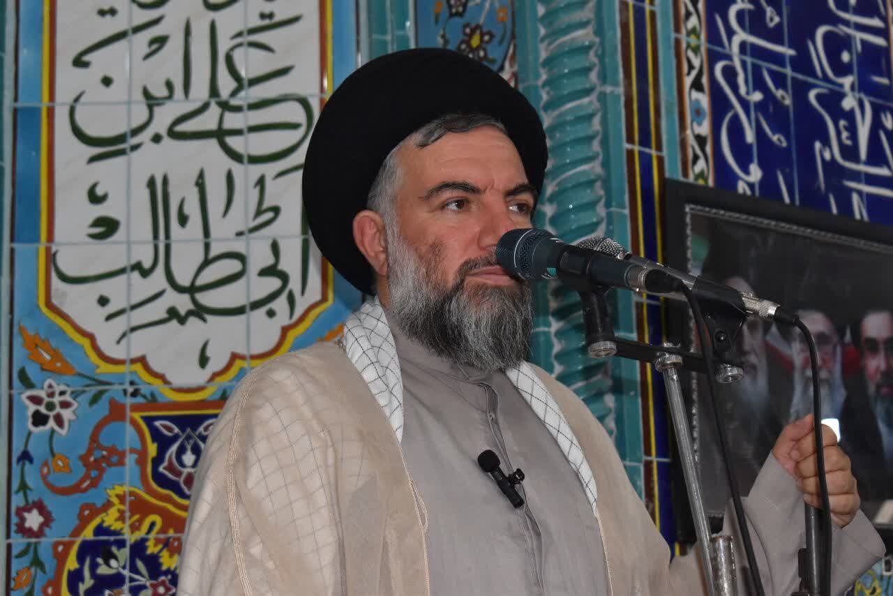 امام جمعه گیلانغرب:عقب‌نشینی مقابل آمریکا عزت ایران را خدشه‌دار می‌کند