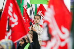 فرزندان شهدای جنگ اخیر در مسجد جمکران جشن تولد گرفتند