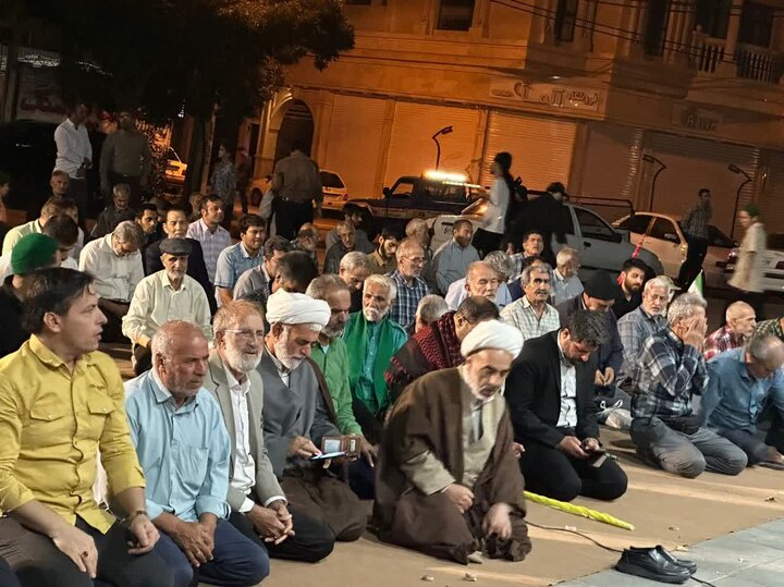 اقامه نماز استغاثه در یکصد و هفتاد و چهارمین میعاد شبانه چناران اقامه نماز استغاثه در یکصد و هفتاد و چهارمین میعاد شبانه چناران