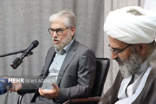 سیمایی صراف: جهان از مدیریت بحران‌های همزمان ایران شگفت‌زده شد