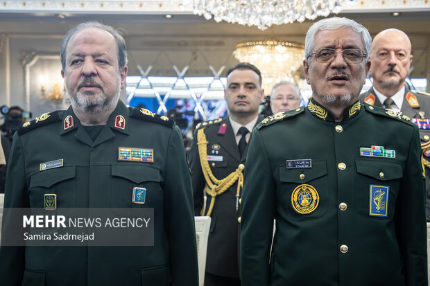 دیدار وابستگان نظامی خارجی با سرپرست وزارت دفاع