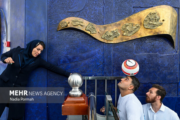 ثبت رکورد پله نوردی به یاد شهدای میناب