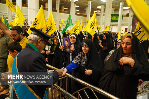 آیین«میثاق امت با امام» در شاهچراغ ع