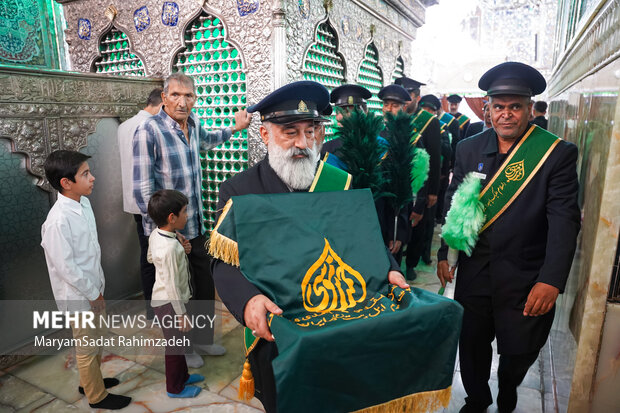 آیین«میثاق امت با امام» در شاهچراغ ع