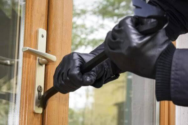 انهدام باند سارقان حرفه ای منزل در تبریز