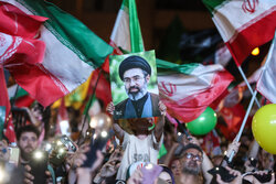 جشن «عید بیعت» در میدان انقلاب