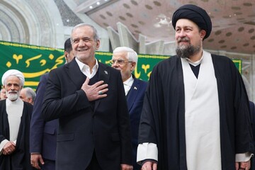 Pezeşkiyan'dan İslam Cumhuriyeti'nin Kurucusu'na saygı ziyareti