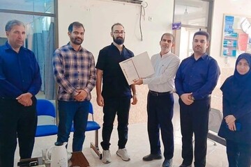 بخشدار ارم: حضور پزشکان در مناطق روستایی مایه آرامش و دلگرمی مردم است