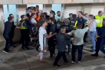 درگیری بازیکنان و کادر فنی شمس‌آذر پس از شکست مقابل آلومینیوم