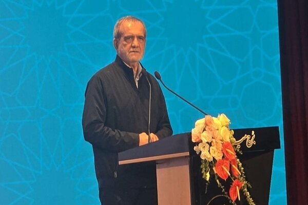الرئيس الايراني: لاتنازلات في اى بند من مذكرة التفاهم مع امريكا ويجب انهاء حالة "اللا حرب واللا سلم"