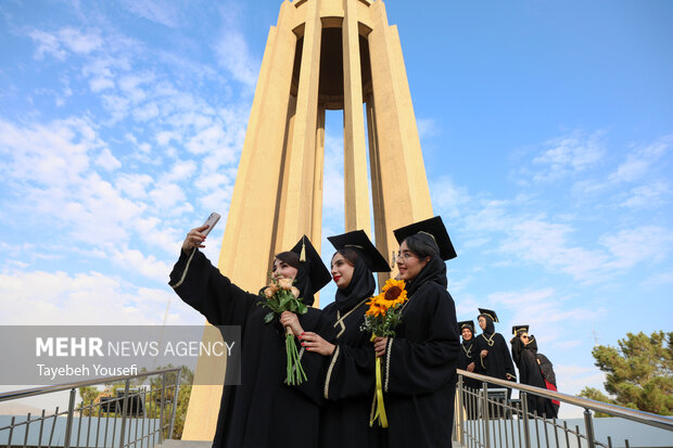 آیین بزرگداشت حکیم بوعلی سینا و روز پزشک در همدان