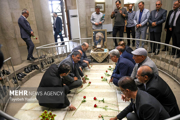آیین بزرگداشت حکیم بوعلی سینا و روز پزشک در همدان