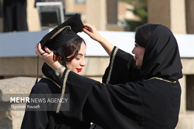 آیین بزرگداشت حکیم بوعلی سینا و روز پزشک در همدان