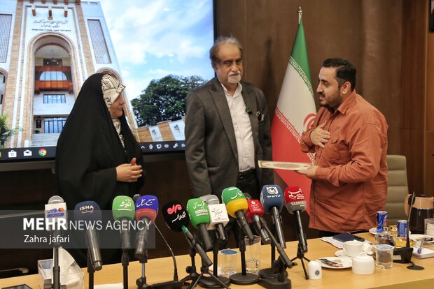 نشست «فاطمه جراره» نماینده مردم هرمزگان در مجلس شورای اسلامی با اصحاب رسانه