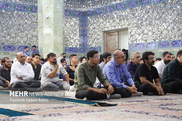 غبارروبی حرم مطهر حضرت معصومه(س) با حضور خبرنگاران قمی
