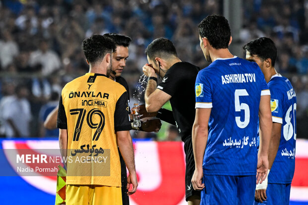 لیگ برتر فوتبال - استقلال و سپاهان