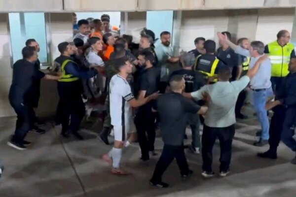 درگیری بازیکنان و کادر فنی شمس‌آذر پس از شکست مقابل آلومینیوم