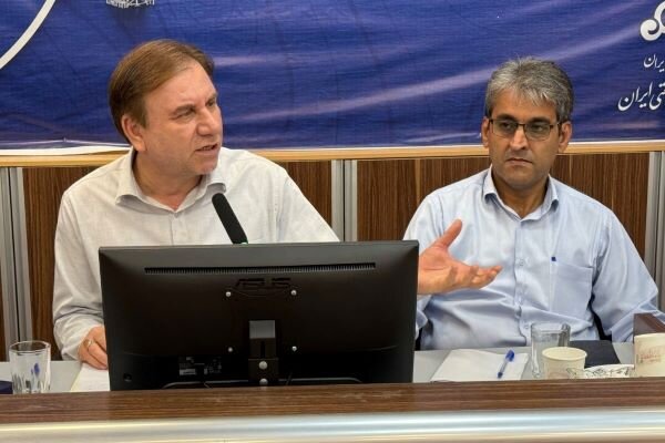 استاندار بوشهر: پیشرفت خارگ از مسیر اشتغال نیروهای بومی جزیره می‌گذرد