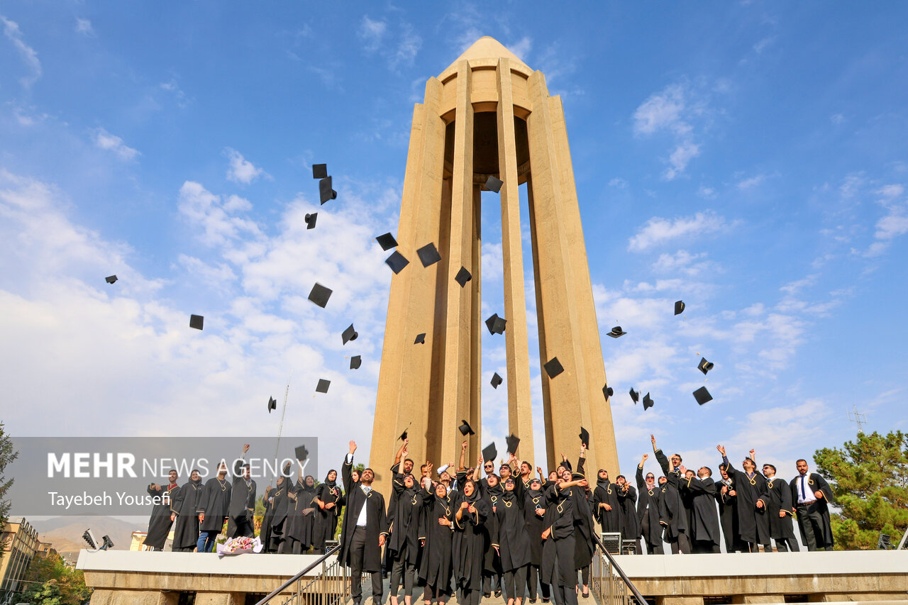 آیین بزرگداشت حکیم بوعلی سینا و روز پزشک در همدان