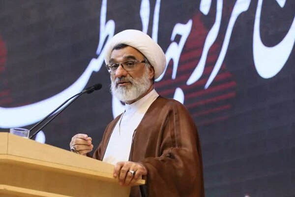 فرآوری گیاهان دارویی در همدان باید جای خام فروشی را بگیرد