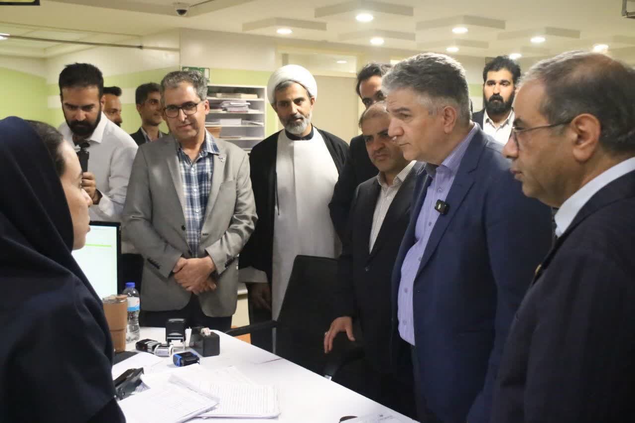گزارش ویژه: بازدید معاون درمان وزارت بهداشت از ظرفیت‌های درمانی یزد | مهر - کد 75cc