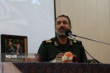 مواجهه مقتدرانه با دشمن و تواضع در برابر مردم رسالت مسئولان نظام است
