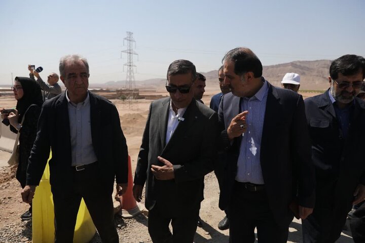معاون اجرایی رئیس‌جمهور از احداث تصفیه‌خانه پردیسان قم بازدید کرد
