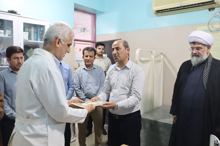 پزشکان شهرستان دشتی تجلیل شدند