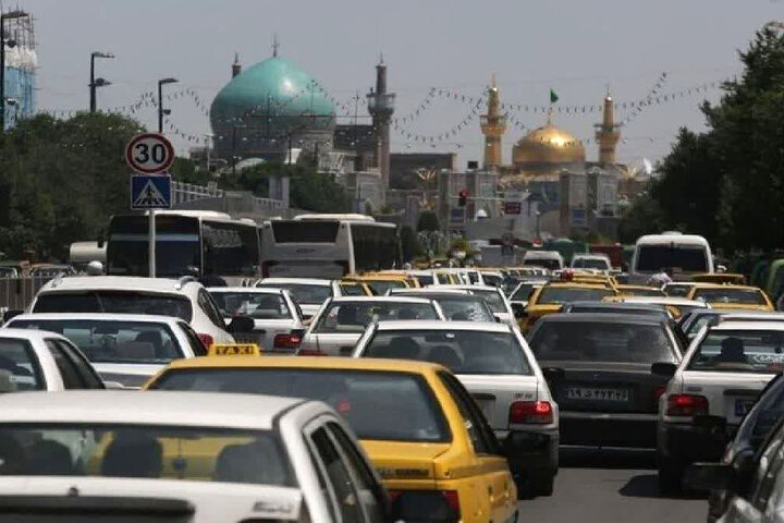 ترافیک سنگین در خیابان های منتهی به حرم امام رضا(ع)