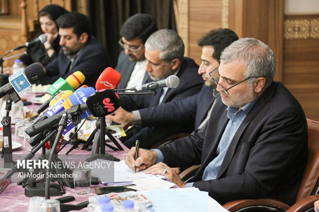 نشست خبری رئیس کمیته امداد امام خمینی(ره) در مشهد