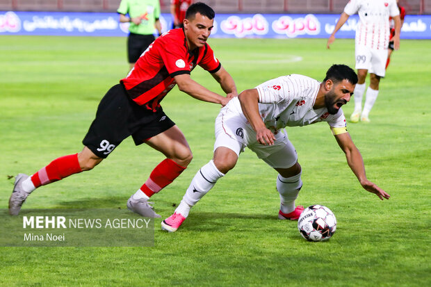 لیگ برتر فوتبال - تراکتور و پرسپولیس