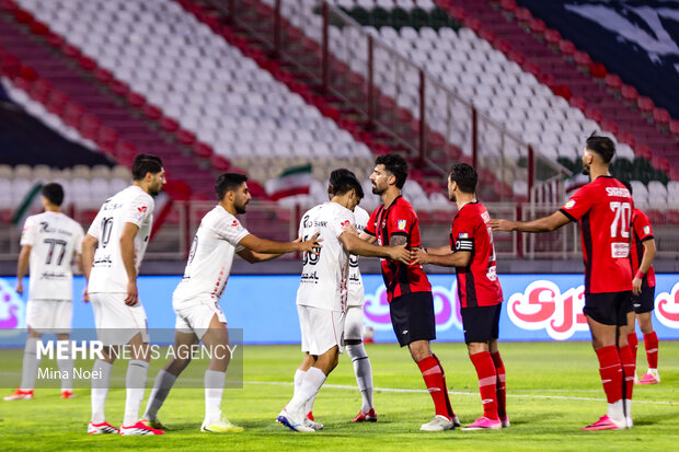لیگ برتر فوتبال - تراکتور و پرسپولیس